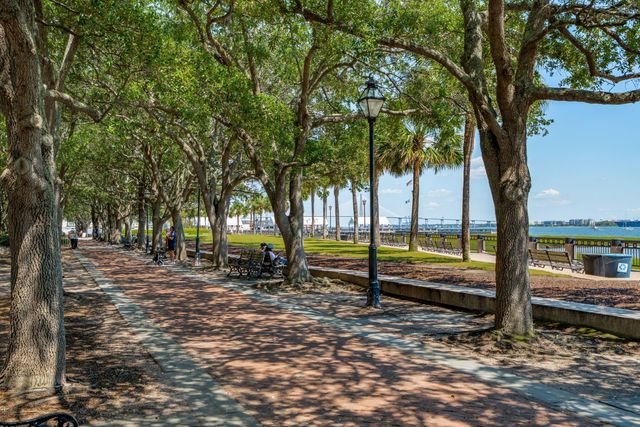 4 Exchange Street, Charleston, SC 29401
