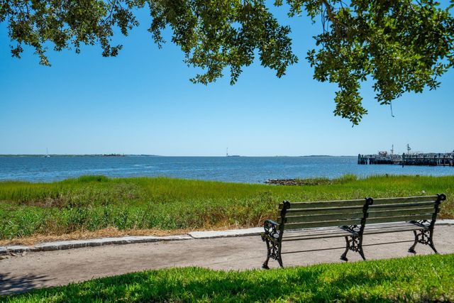 4 Exchange Street, Charleston, SC 29401