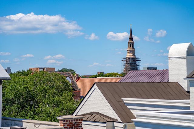 4 Exchange Street, Charleston, SC 29401