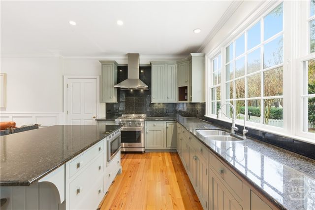 52 Magnolia Lane, Richmond Hill, GA 31324