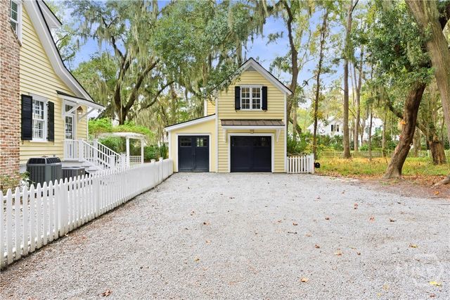 52 Magnolia Lane, Richmond Hill, GA 31324