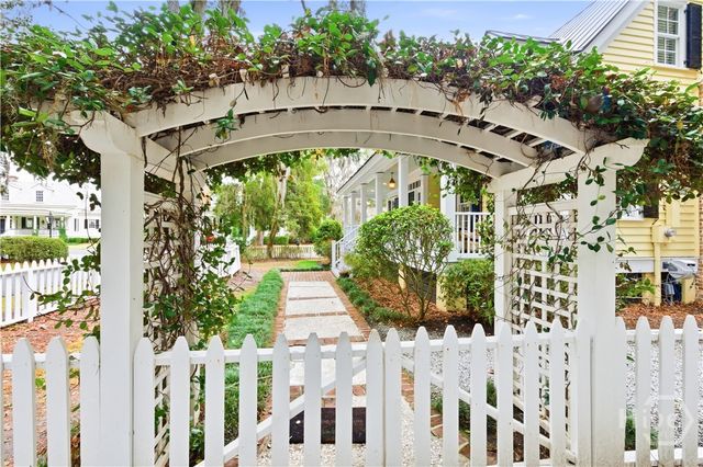 52 Magnolia Lane, Richmond Hill, GA 31324