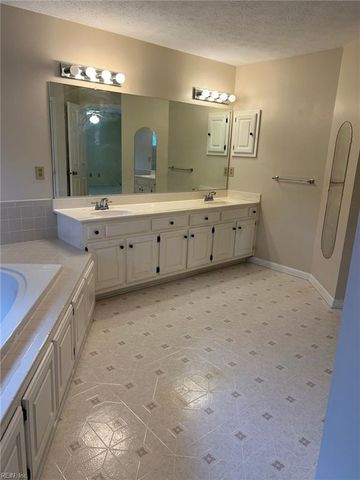 110 Bugle CT, Yorktown, VA 23693