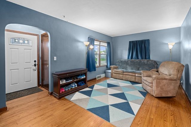 802 27th Avenue, Moline, IL 61265
