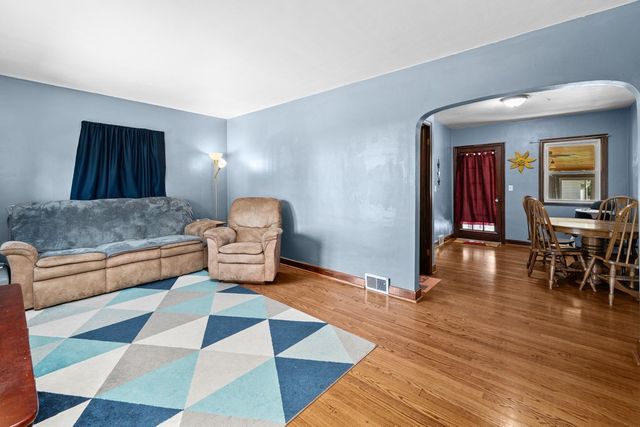 802 27th Avenue, Moline, IL 61265