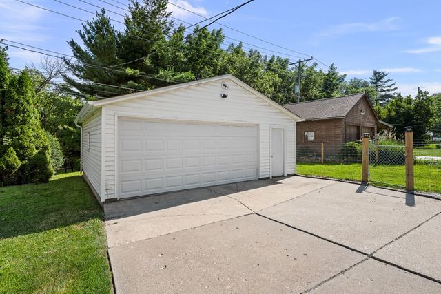 802 27th Avenue, Moline, IL 61265
