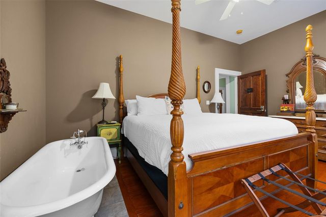 205 SE 7TH STREET, Gainesville, FL 32601