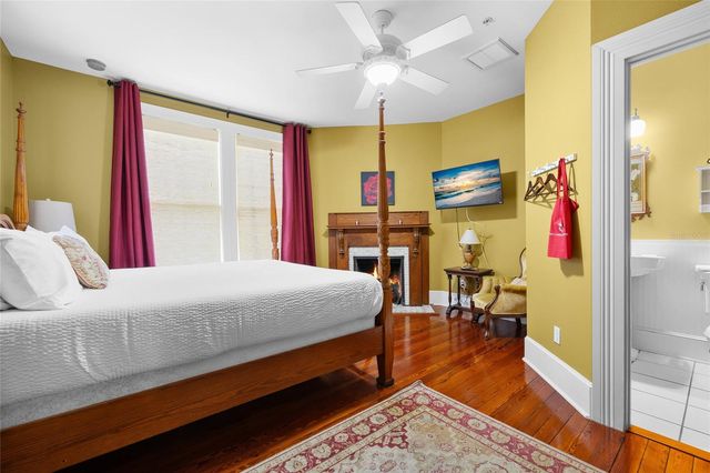 205 SE 7TH STREET, Gainesville, FL 32601