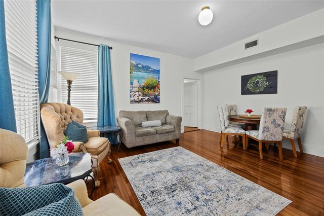 205 SE 7TH STREET, Gainesville, FL 32601