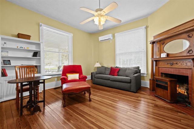 205 SE 7TH STREET, Gainesville, FL 32601