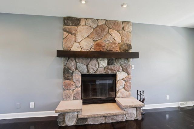 1720 Erin LANE, Waukesha, WI 53188