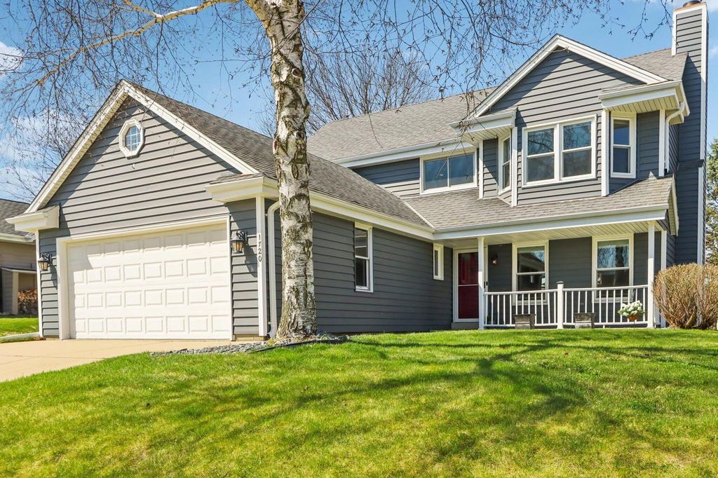 1720 Erin LANE, Waukesha, WI 53188