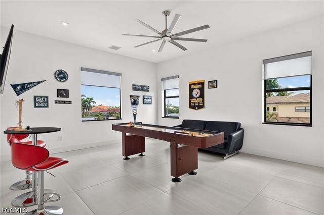 5362 Mayfair CT, Cape Coral, FL 33904