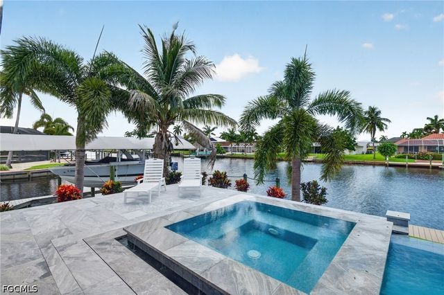5362 Mayfair CT, Cape Coral, FL 33904