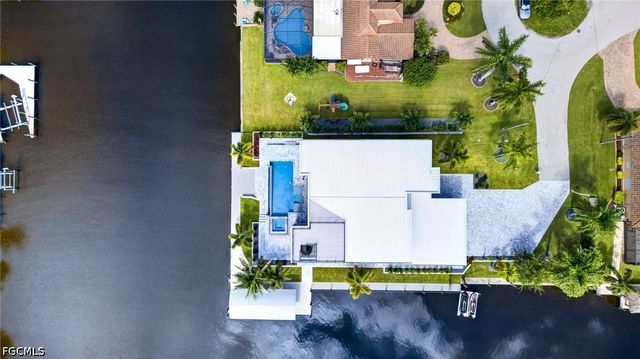 5362 Mayfair CT, Cape Coral, FL 33904
