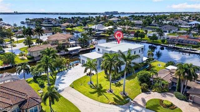 5362 Mayfair CT, Cape Coral, FL 33904