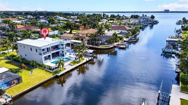 5362 Mayfair CT, Cape Coral, FL 33904
