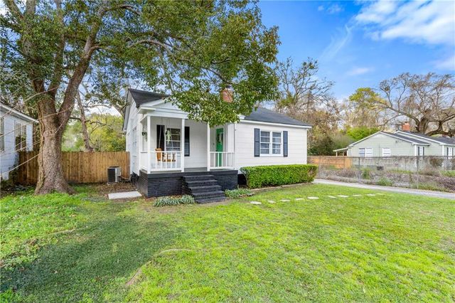 208 Pinehill Drive, Mobile, AL 36606