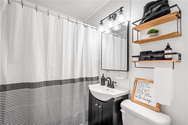 208 Pinehill Drive, Mobile, AL 36606