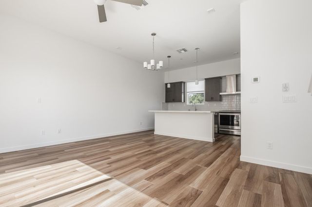 3332 S St, Sacramento, CA 95816