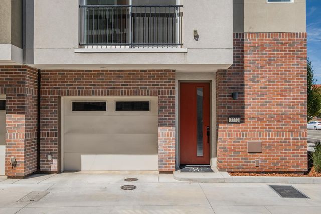 3332 S St, Sacramento, CA 95816
