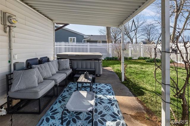 200 Utah Place, Bethalto, IL 62010