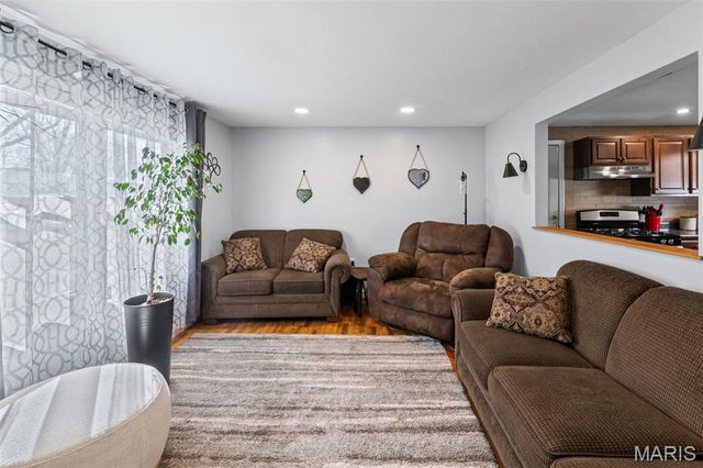 200 Utah Place, Bethalto, IL 62010