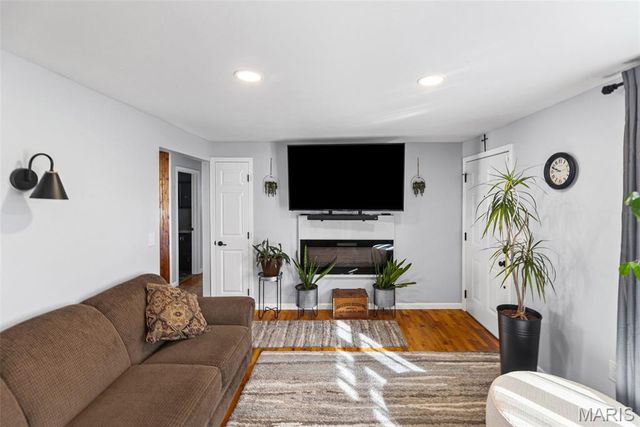 200 Utah Place, Bethalto, IL 62010