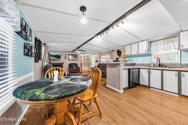 145 Pine Crest Drive, Maynardville, TN 37807