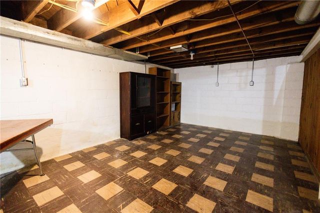 2201 Monterey Drive, St Joseph, MO 64507