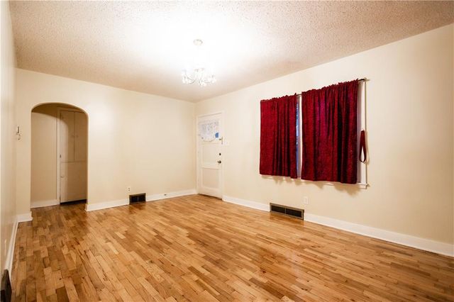 2201 Monterey Drive, St Joseph, MO 64507