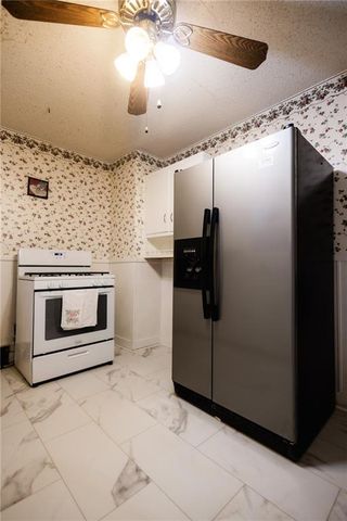 2201 Monterey Drive, St Joseph, MO 64507