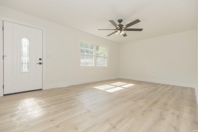 711 Carole Place, Newburgh, IN 47630
