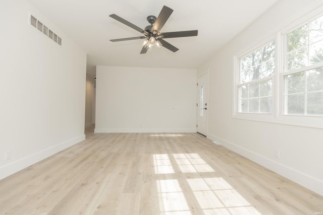 711 Carole Place, Newburgh, IN 47630