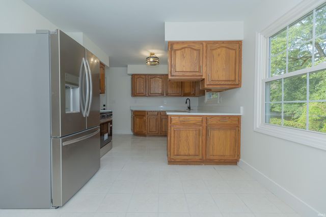 711 Carole Place, Newburgh, IN 47630