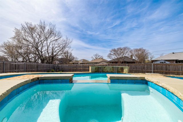 6905 Herman Jared Drive, North Richland Hills, TX 76182