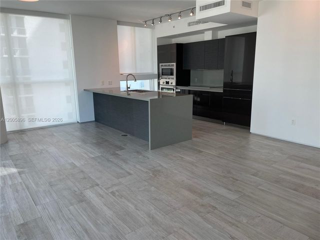 1080 Brickell Av 2209, Miami, FL 33131