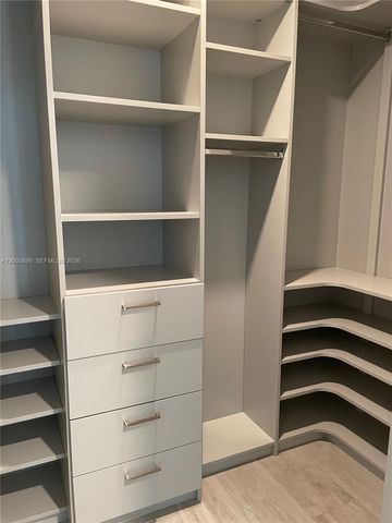 1080 Brickell Av 2209, Miami, FL 33131