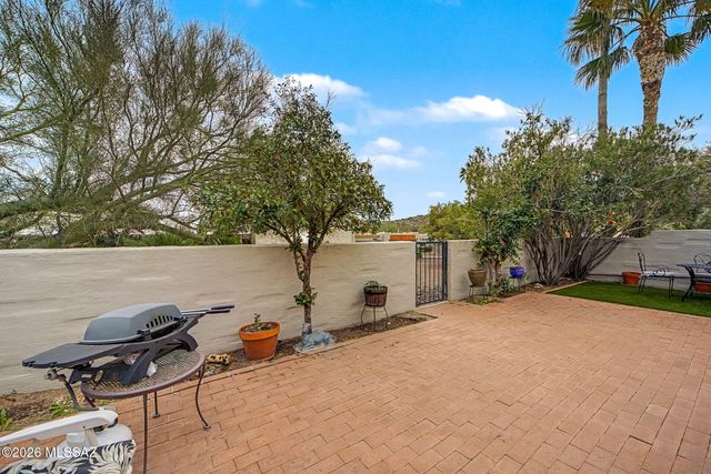 7402 E Wandering Road, Tucson, AZ 85750