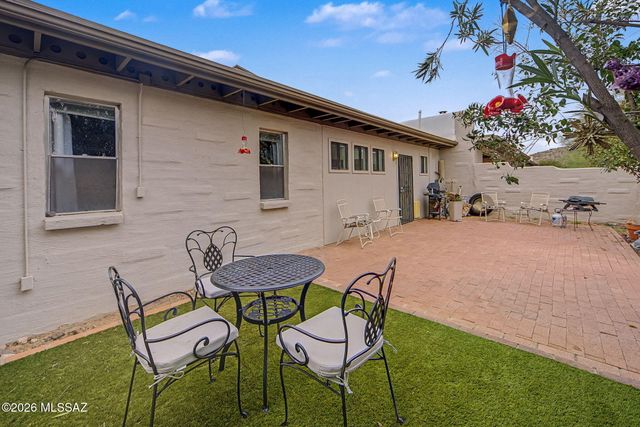 7402 E Wandering Road, Tucson, AZ 85750