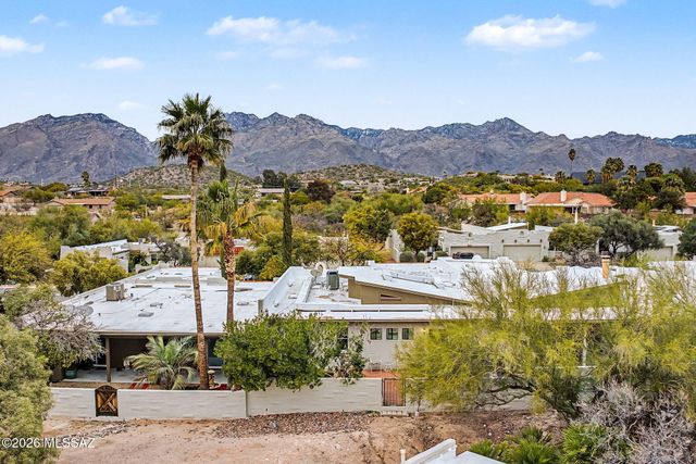 7402 E Wandering Road, Tucson, AZ 85750