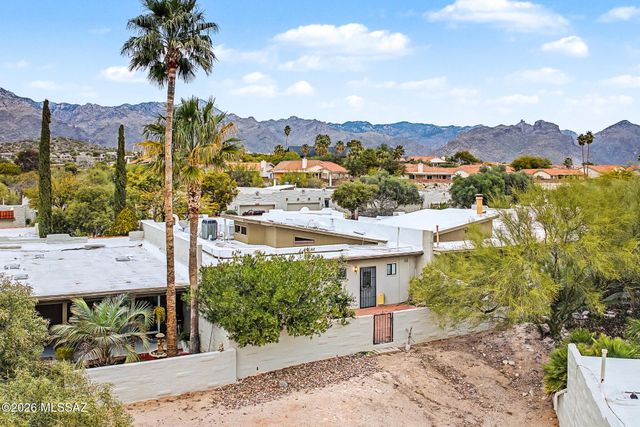 7402 E Wandering Road, Tucson, AZ 85750