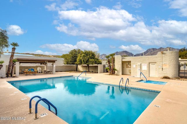 7402 E Wandering Road, Tucson, AZ 85750