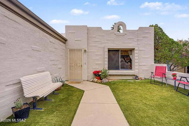 7402 E Wandering Road, Tucson, AZ 85750