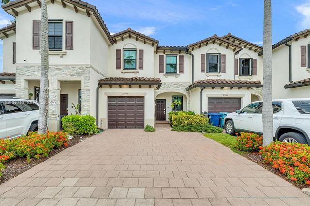23142 SW 127th Place, Miami, FL 33170