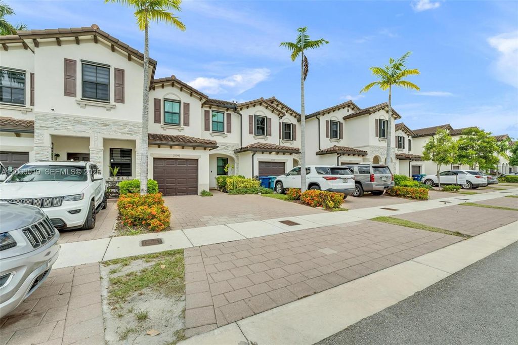 23142 SW 127th Place, Miami, FL 33170