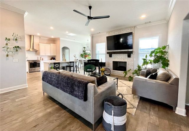 2014 W Chandler Avenue, Rogers, AR 72758