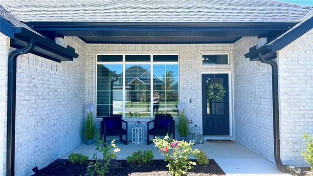 2014 W Chandler Avenue, Rogers, AR 72758