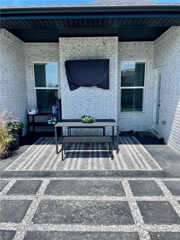 2014 W Chandler Avenue, Rogers, AR 72758