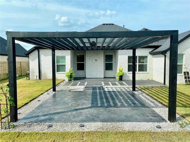 2014 W Chandler Avenue, Rogers, AR 72758